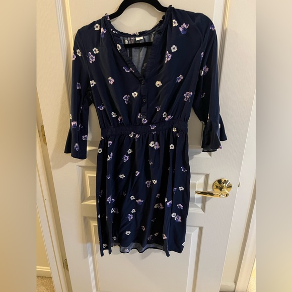 Old Navy Dresses & Skirts - Blue floral mid sleeve dress - Old Navy - Size medium